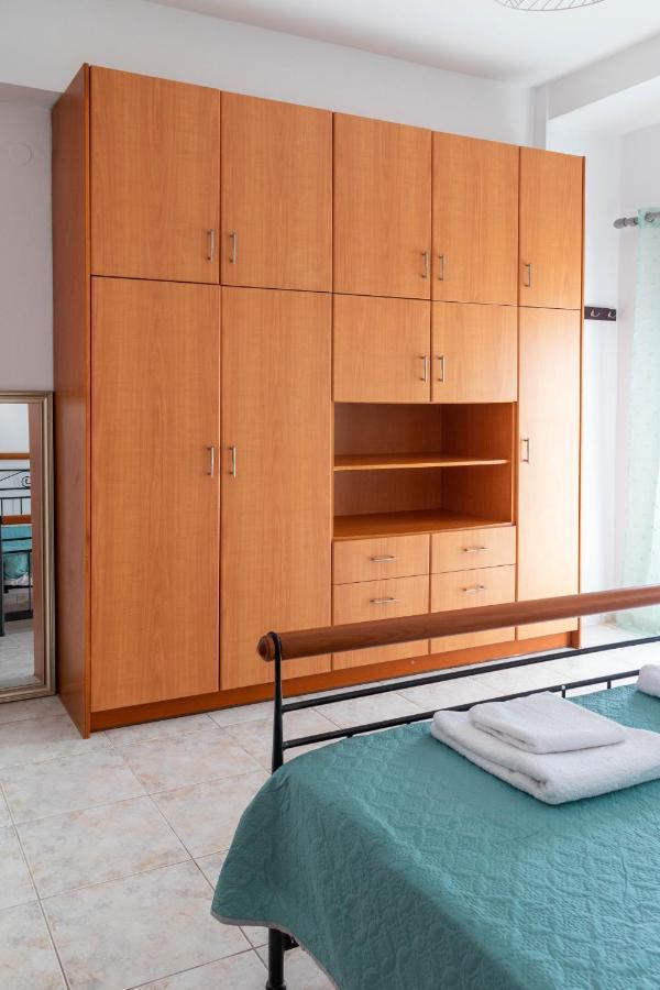 Lovely Sea View Apartment At The Heart Of The Town Ierápetra Esterno foto
